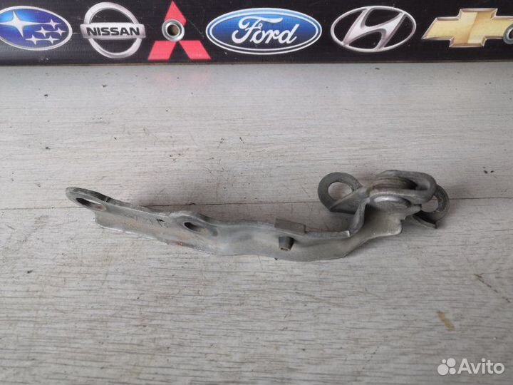 Петля капота передняя левая Toyota Camry CV40 3CT