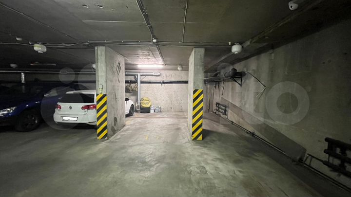 Машиноместо, 27 м²