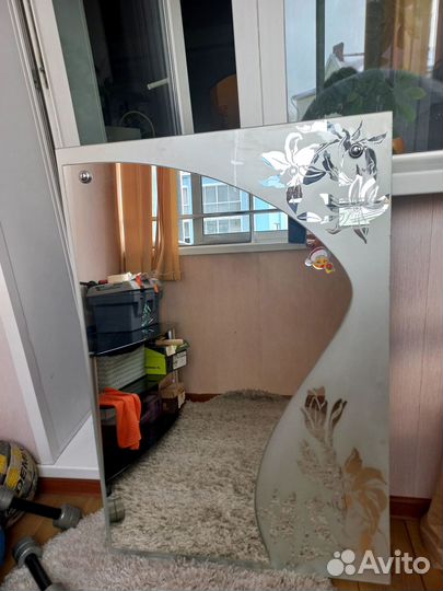 Зеркало настенное в прихожую бу