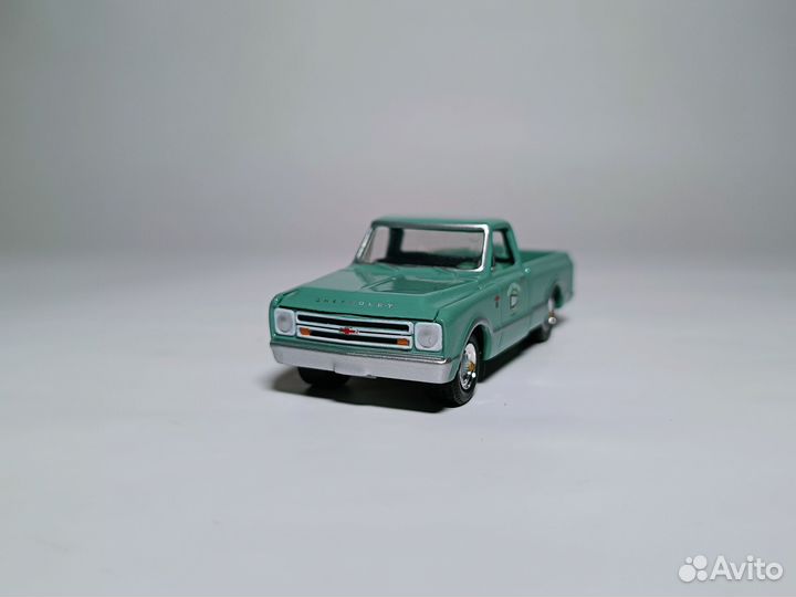 Модель 1/64 Chevrolet C10 1967 Greenlight