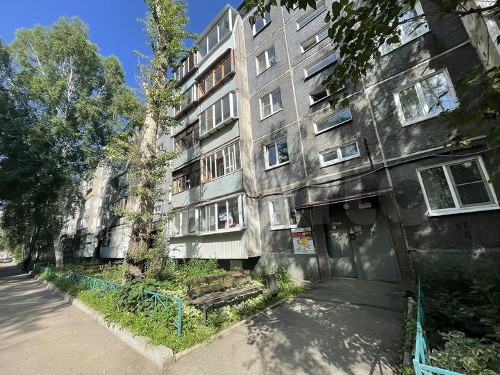 3-к. квартира, 60 м², 2/5 эт.