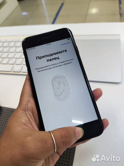 iPhone SE (2020), 64 ГБ