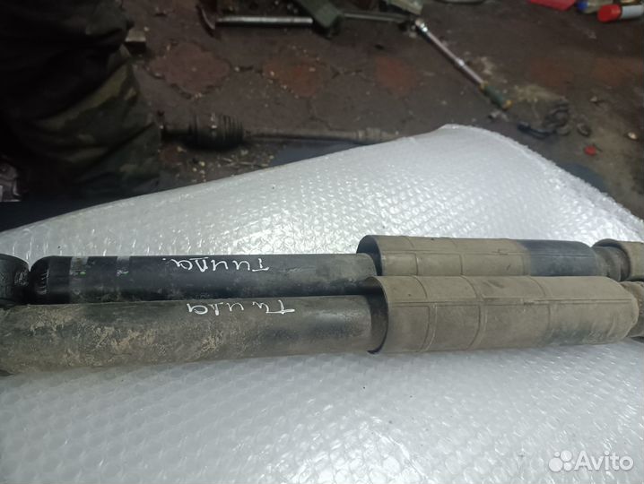 Задние амортизаторы Nissan Tiida C11