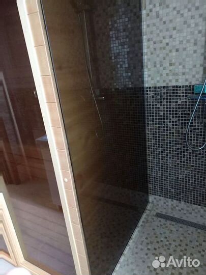 Стеклянная дверь по индивидуальным размерам