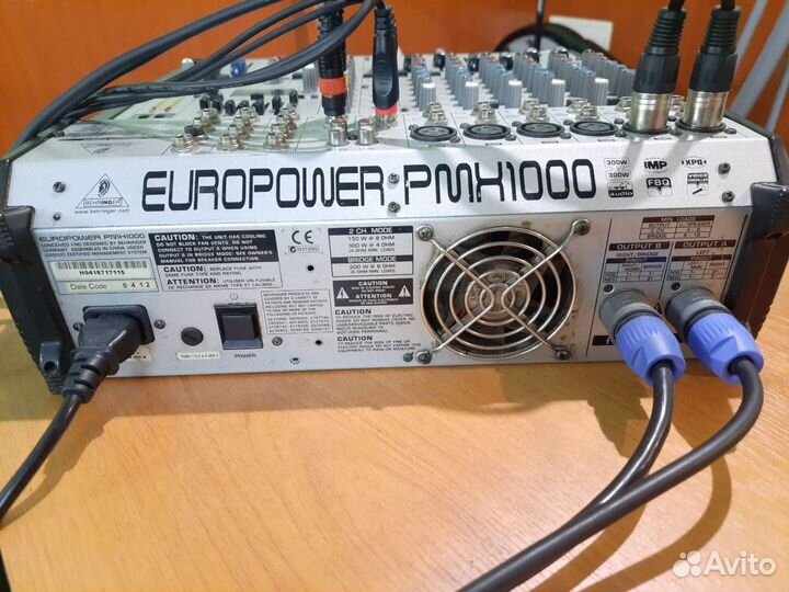 Активный микшерный пульт Behringer pmx1000