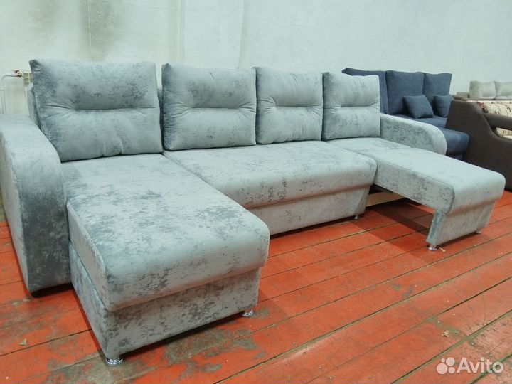 Диван Бредвей 3.2