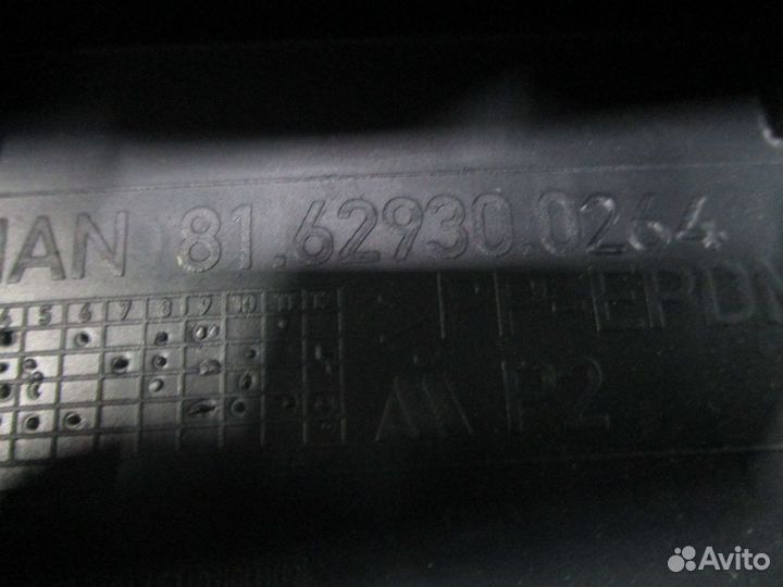 Накладка внутренняя (над дверью) MAN 81629300264