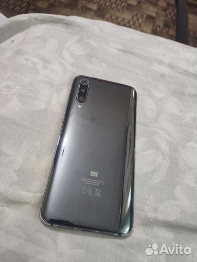 Телефон Xiaomi mi9