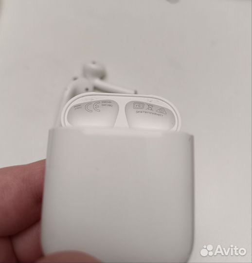 Беспроводные наушники apple airpods 1