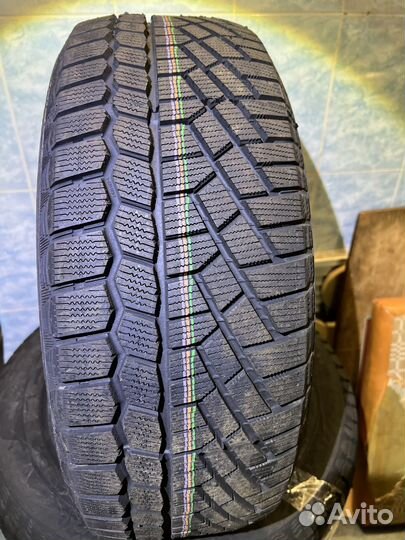 Gislaved Soft Frost 200 205/55 R16 94T