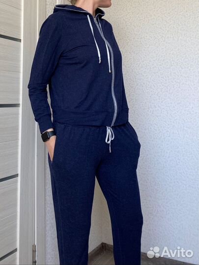 Спортивный костюм женский