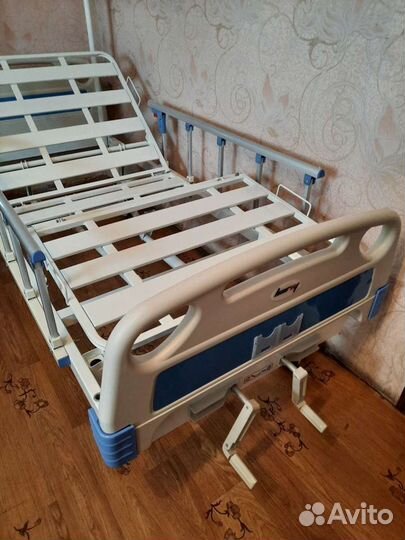 Медицинская кровать для лежачих больных