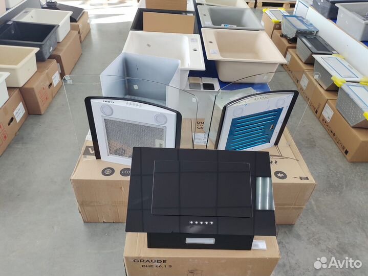 Вытяжка LEX hubble 600 (1M) black