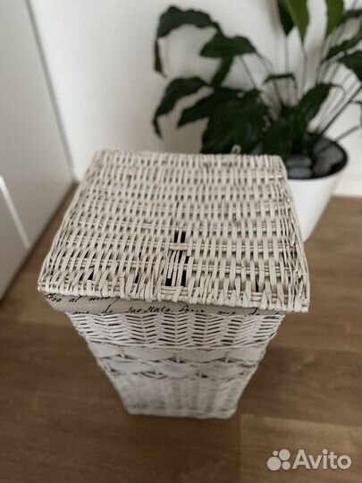 Корзина для белья белая плетенная