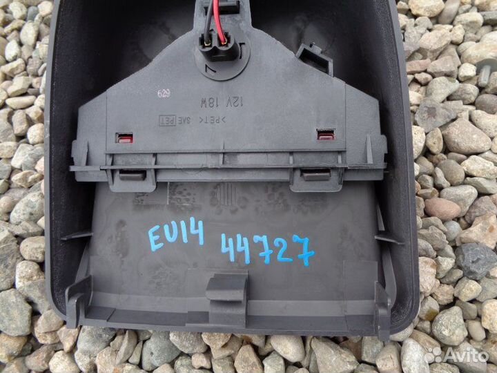 Стоп-сигнал в салоне Nissan Bluebird EU14 SR18DE