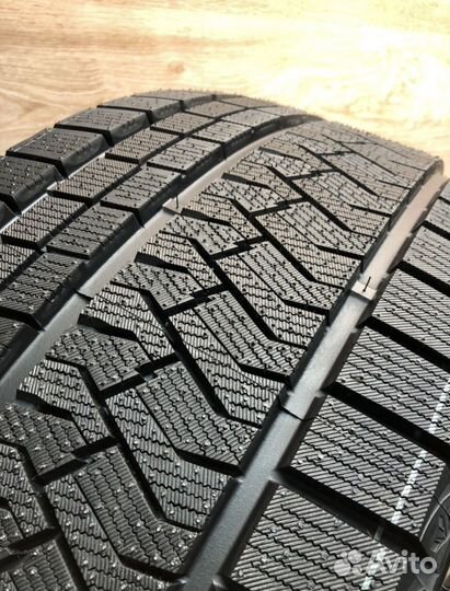 Triangle Trin PL02 275/45 R20 110W