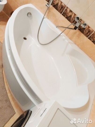 Акриловая ванна угловая