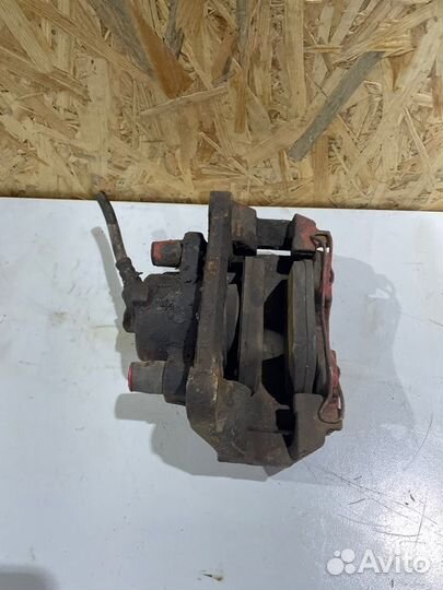 Суппорт тормозной передний правый Renault Megane