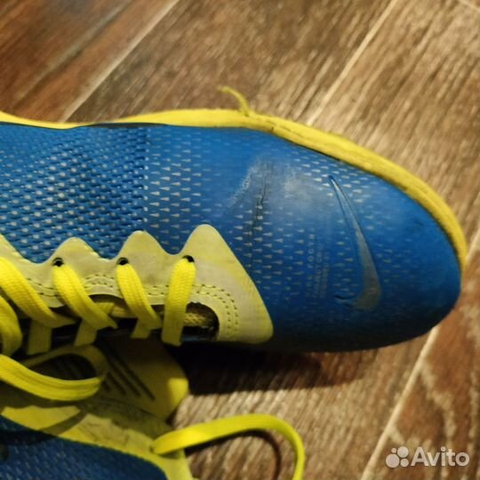Бутсы футбольные сороконожки 37 размер