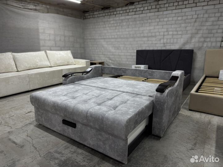 Диван гранд на металлическом каркасе