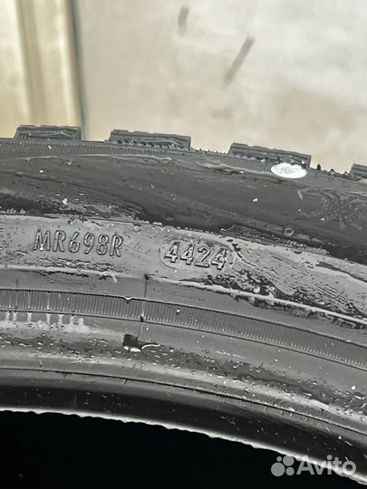 Pirelli Scorpion Ice Zero 2 275/40 R21 и 315/35 R21 111H