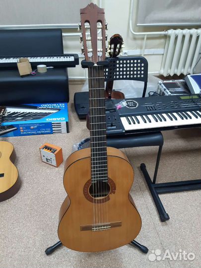 Классическая гитара yamaha c40m