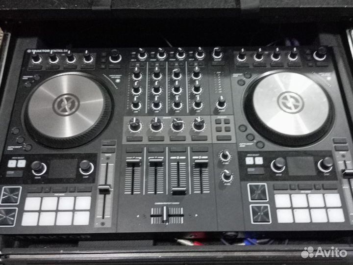 Dj контролер Traktor kontrol s4 mk3