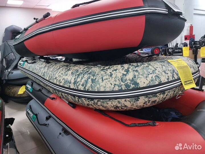 Лодка Gladiator E 350 S