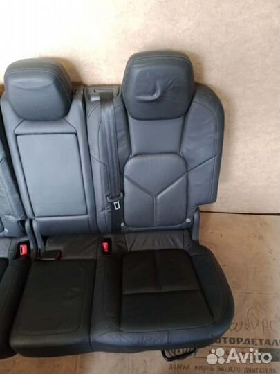 Сиденье заднее левое Porsche Cayenne 958 M55.02
