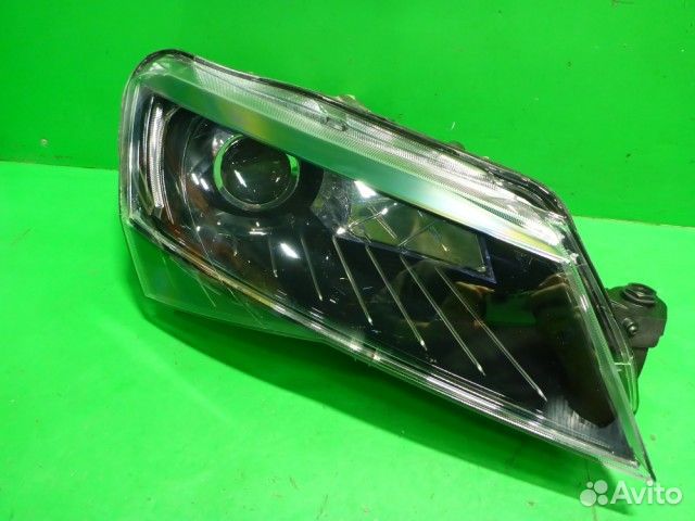 Фара правая Skoda Superb 3V 2015