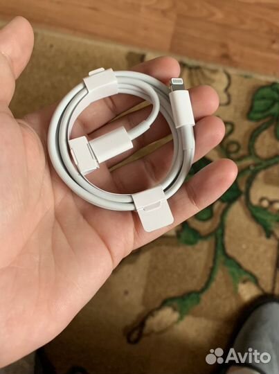 Зарядное устройство на iPhone оригинал