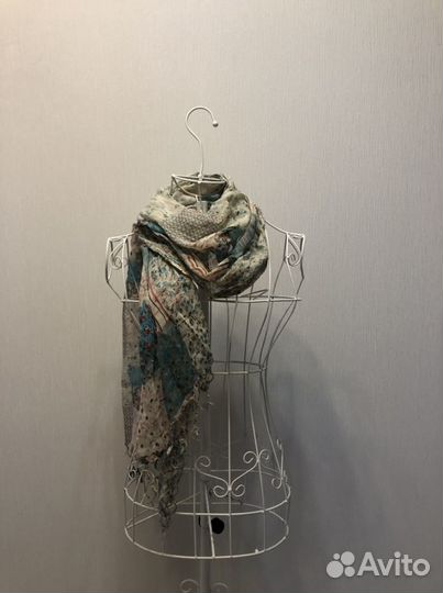 Шарфы и палантины