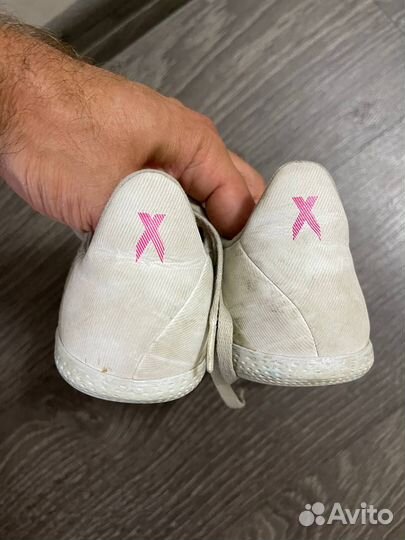 Футбольные бутсы для зала с плоской подошвой р. 28