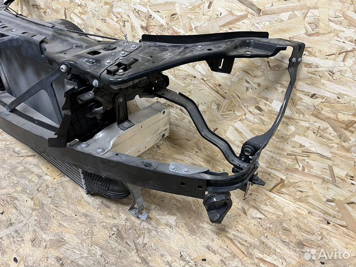 Передняя панель в сборе с радиаторами W207 E207