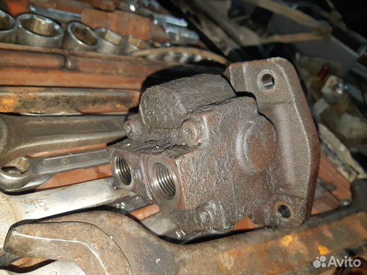 Насос низкого на мерседес аксор