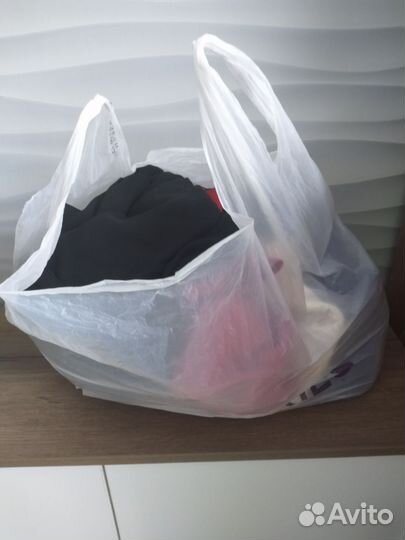 Отдам бесплатно женские вещи пакетом
