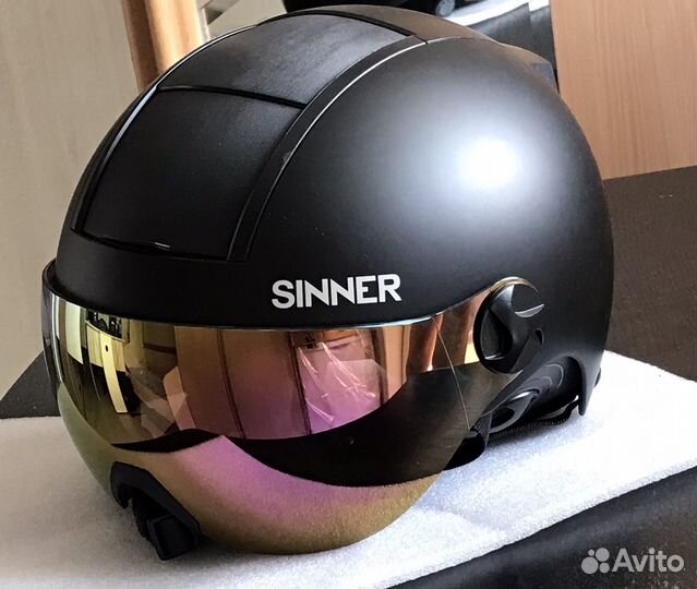 Горнолыжный шлем