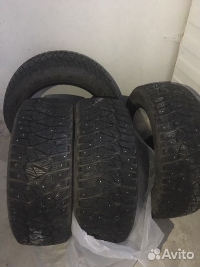 Goodyear Ultragrip 600 215/55 R17 98T