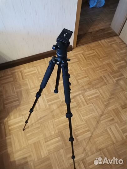 Штатив для фотоаппарата