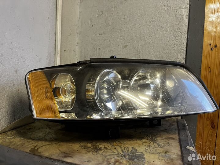 Фара правая Audi a4b6 американка