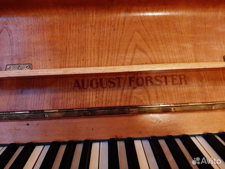 Старинное пианино August Forster