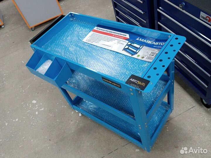 Тележка инструментальная 3 полки