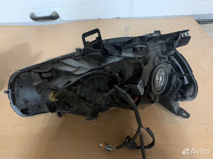 Фара правая mitsubishi outlander xl рест