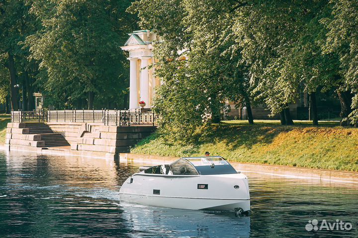 Прогулка на яхте катере