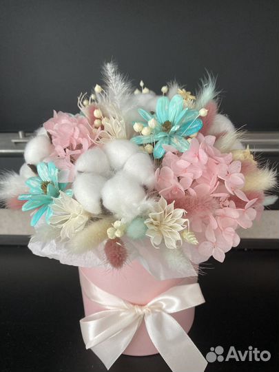 Сухоцветы в шляпной коробке в наличии