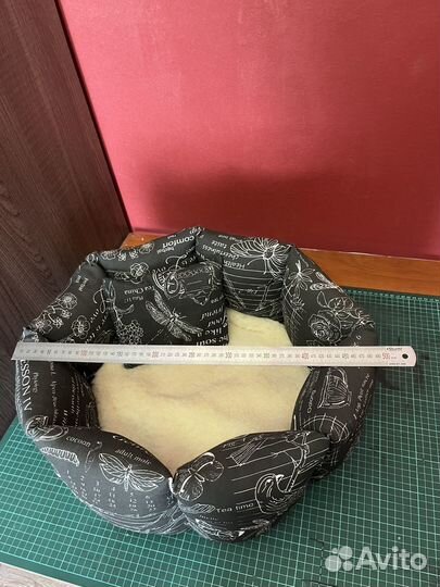 Лежанка для собак и кошек