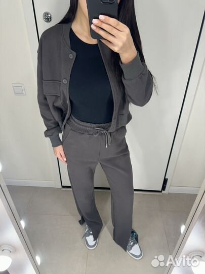 Костюм серый и кроссвки nike