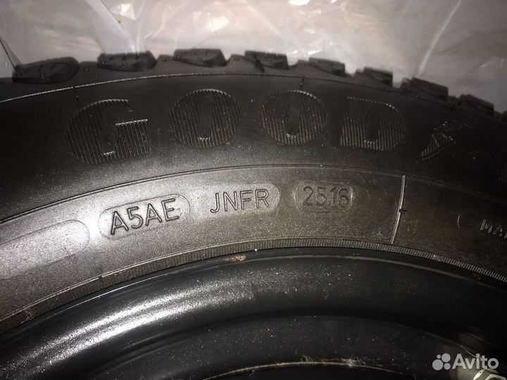Колеса в сборе 195/65 R15 Зимние шипованые+колпаки