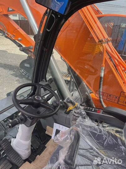 Колёсный экскаватор DOOSAN DX140W, 2023