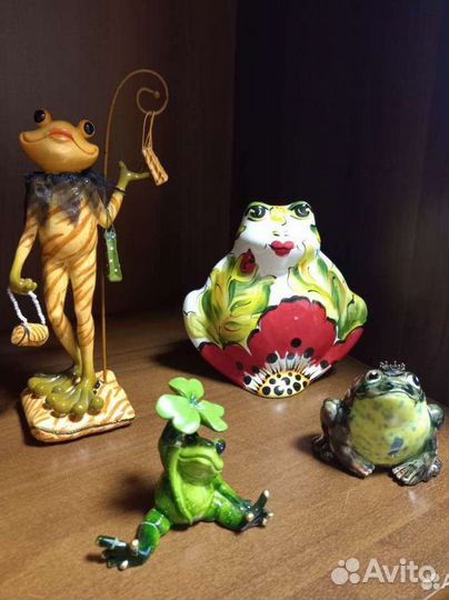 Коллекция лягушек